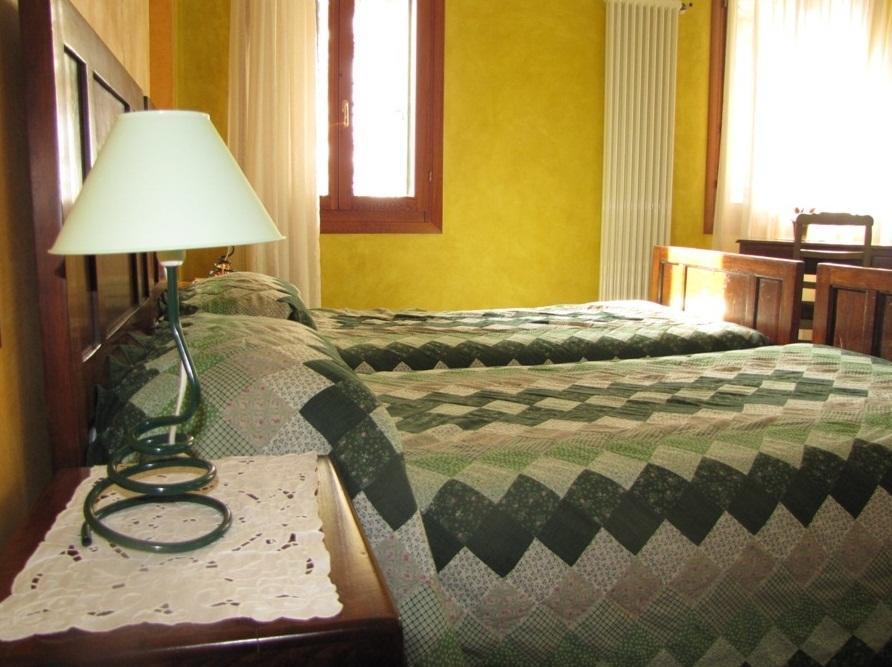 Locanda Alla Posta Borso del Grappa Luaran gambar