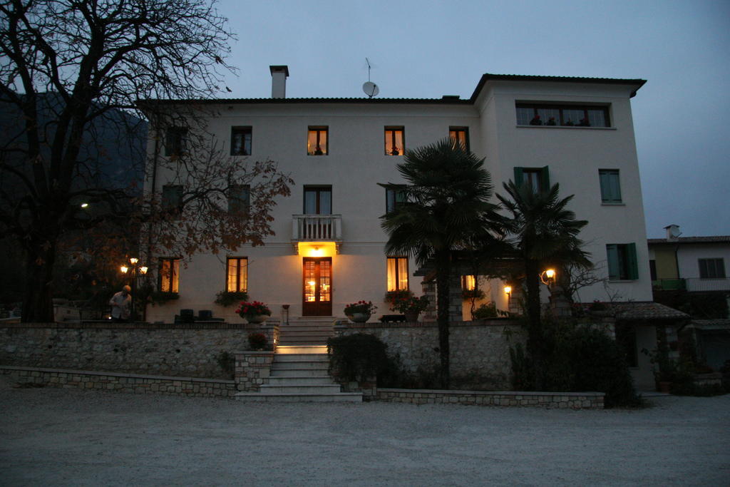 Locanda Alla Posta Borso del Grappa Luaran gambar