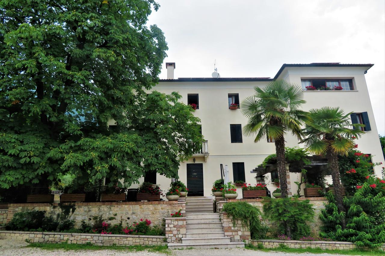 Locanda Alla Posta Borso del Grappa Luaran gambar